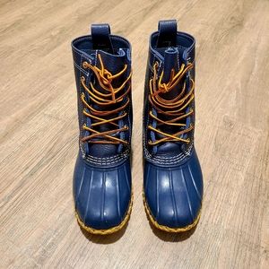 L.L. Bean Women's 8" Thinsulate boot (navy)